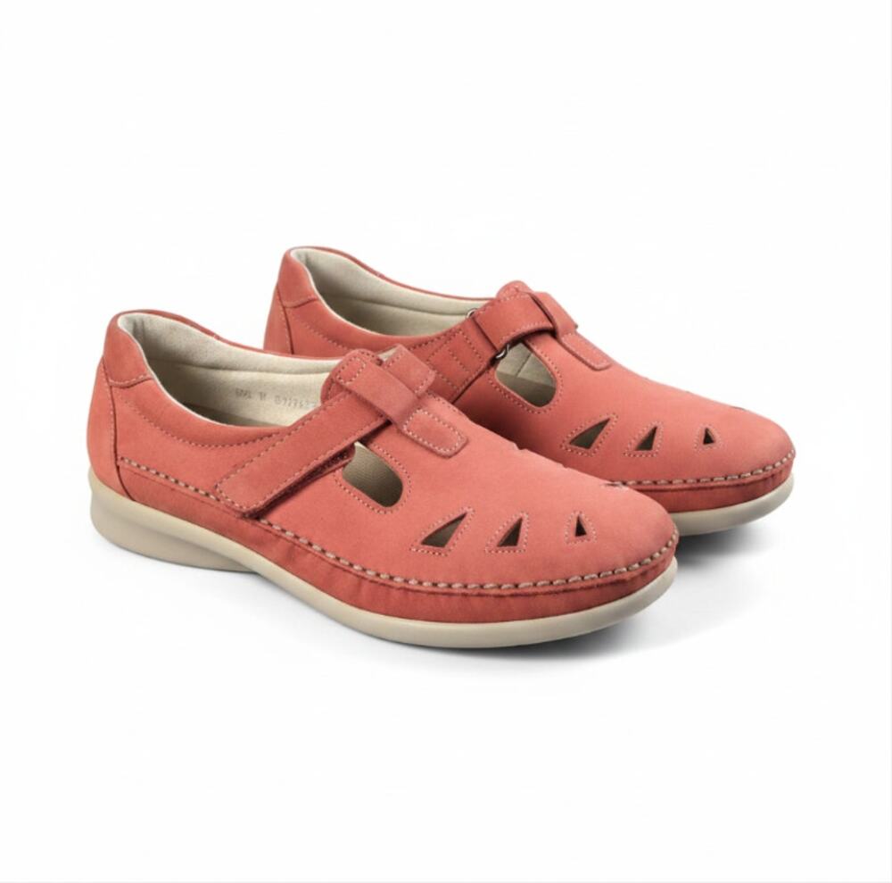 SAS Roamer Handcrafted Leather Loafers Sz 8.5 W Coral Cutout Everyday Coastal
